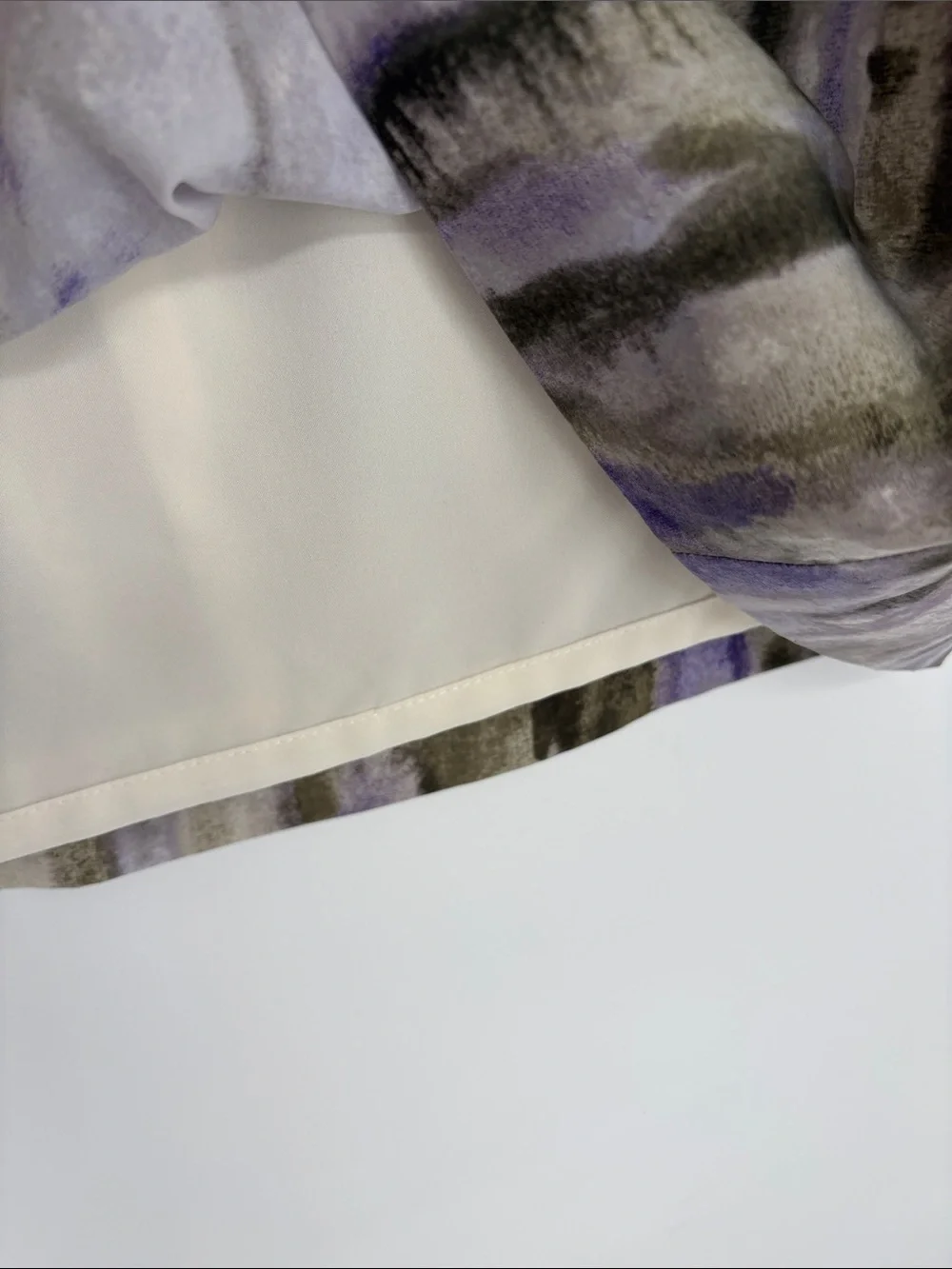 🚢 Chico's Watercolor elastic waist Skirt in Lavender & shades of grey w pockets